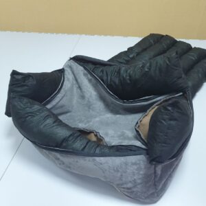 Лежанка сіра прямокутна