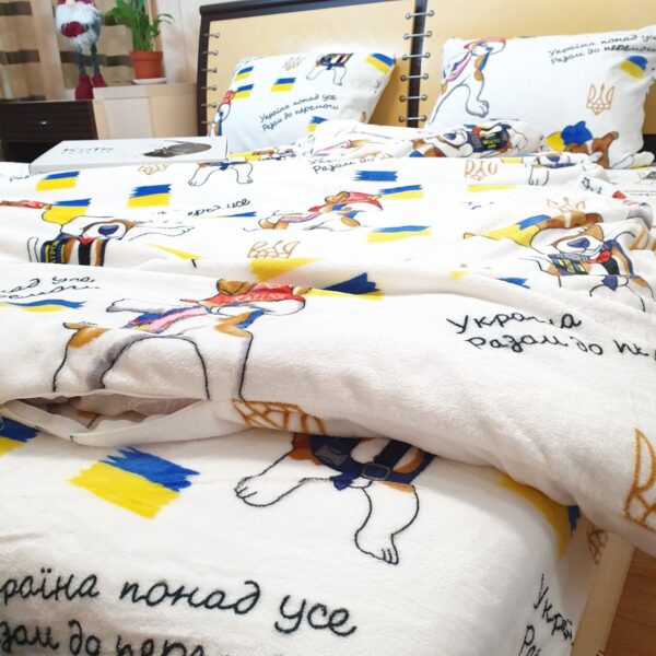 Пес Патрон на білому 3
