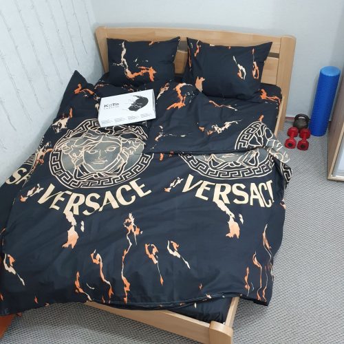 Версаче чорний 1