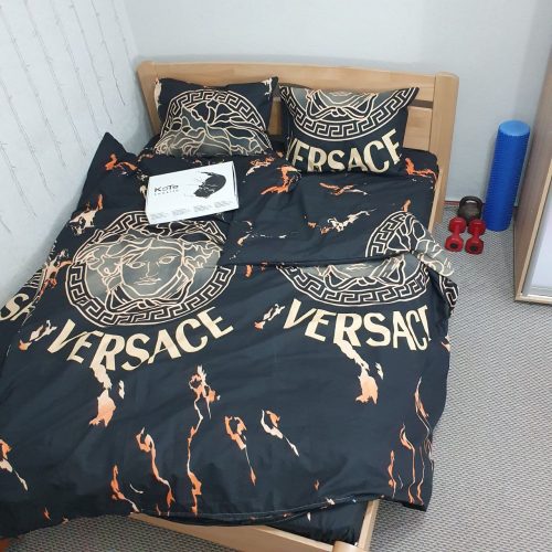 Версаче чорний 2